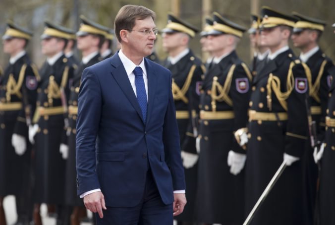 Slovinský parlament formálne uznal rezignáciu premiéra, do volieb bude fungovať úradnícka vláda
