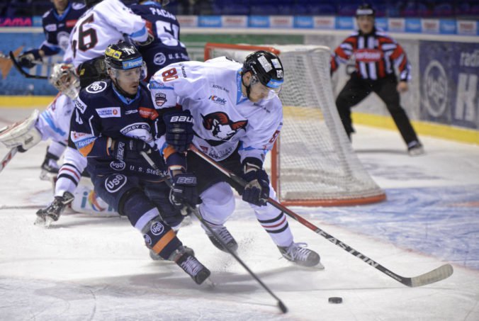 Trenčania vyhrali v play-off Tipsport ligy na ľade „kamzíkov“, Košice znížili náskok „baranov“