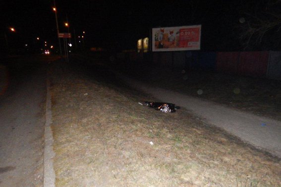 Foto: Na ulici vo Zvolene našli mŕtveho muža, zrazil ho neznámy vodič