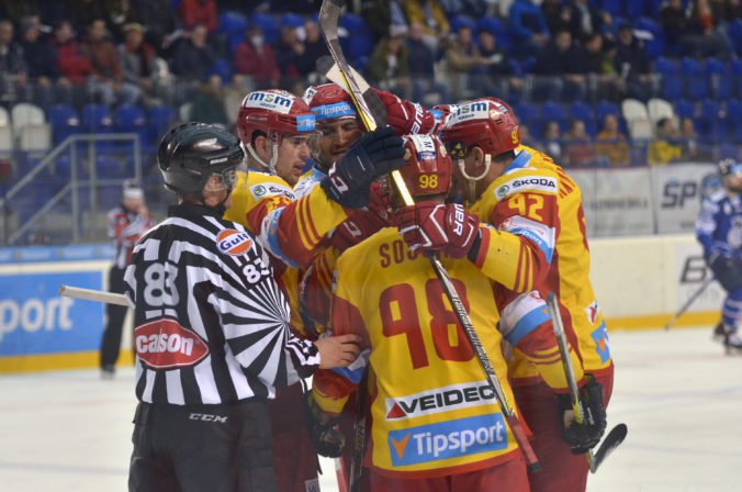 Hokejisti Banskej Bystrice zvíťazili v Košiciach, Trenčín postupuje do semifinále