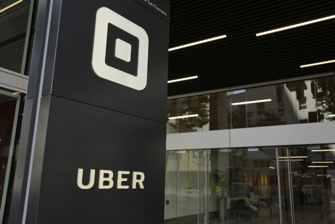Uber musí prestať prevádzkovať taxislužbu na Slovensku, rozhodol o tom súd