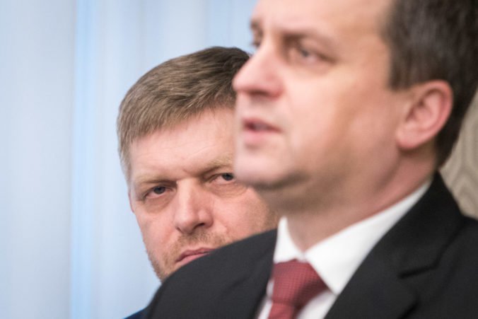 Fico a Danko sú proti vyhosteniu diplomatov, chcú si udržať dobré vzťahy s Ruskom