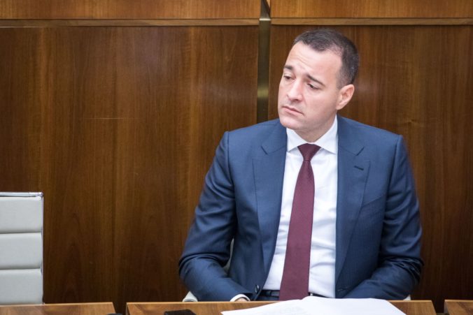 Minister Drucker bude so šéfom NAKA hovoriť aj o Krajmerovi, vyjadril sa aj ku Gašparovi