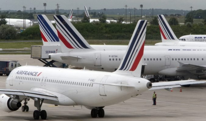 Spoločnosť Air France pre štrajk zrušila štvrtinu letov