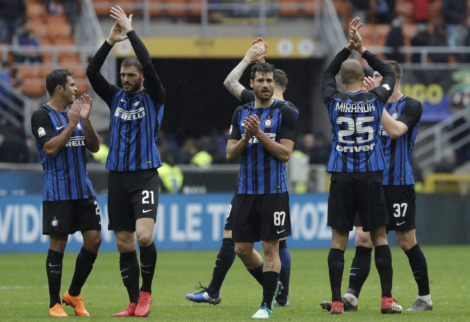 Video: Škriniarov Inter vyhral nad Veronou 3:0, Hamšík s Neapolom proti Sassuolou nerozhodne