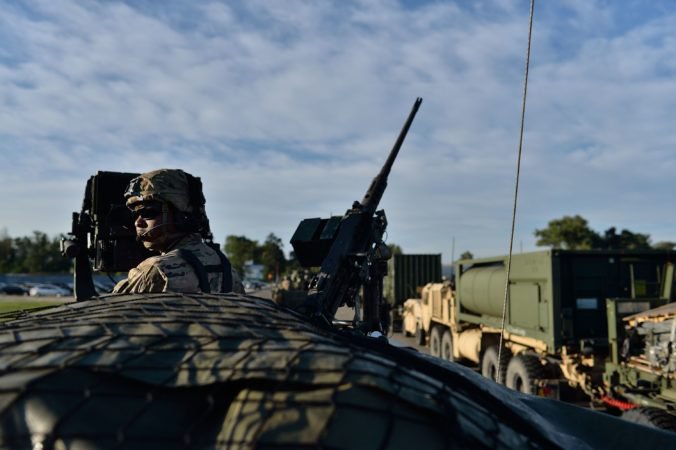 Cez Slovensko sa bude presúvať vojenská technika s vojakmi Francúzska a Spojených štátov