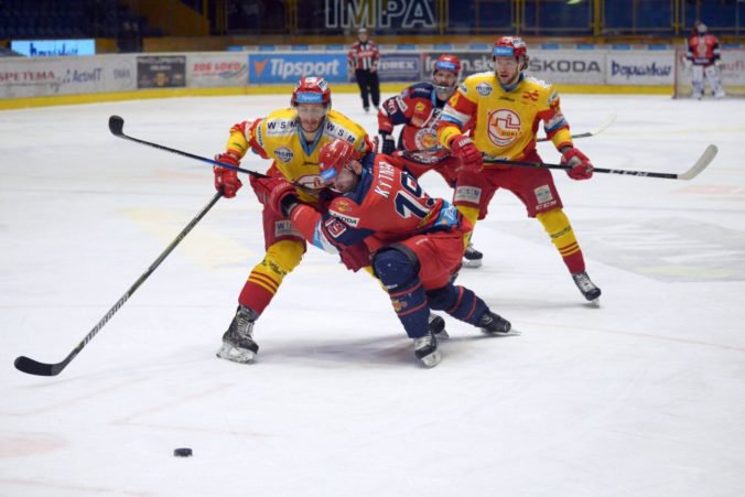 Trenčín vyrovnal semifinálovú sériu play-off Tipsport ligy, vo Zvolene vyhral po nájazdoch