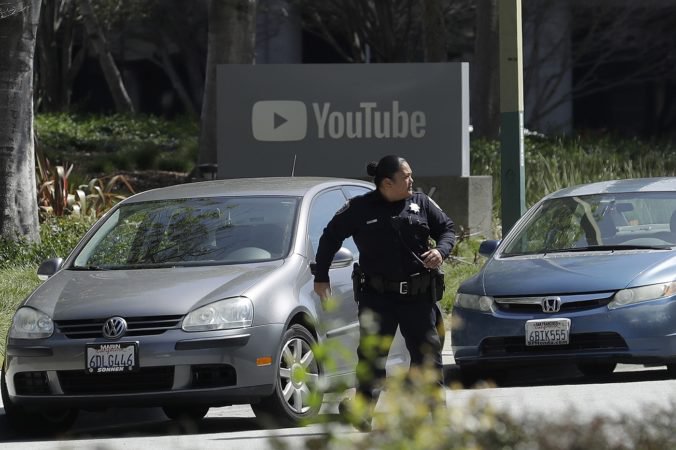 Foto: Žena vošla do areálu firmy Youtube a začala strieľať, zranila niekoľko osôb a potom sa zabila