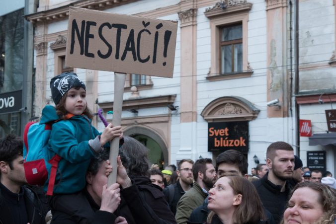 Slováci vyjdú do ulíc Za slušné Slovensko, nesúhlasia s Gašparom na mieste policajného prezidenta