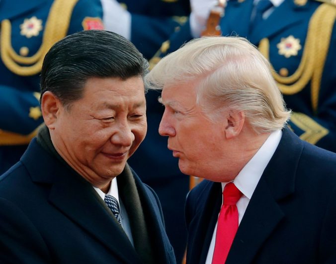 Clá na čínske výrobky by sa mali rozšíriť, Trump krajinu viní aj zo straty pracovných miest