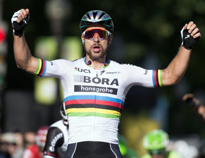 Video: Fantastický Peter Sagan vyhral prestížnu klasiku Paríž-Roubaix, nazývanú „peklo severu“