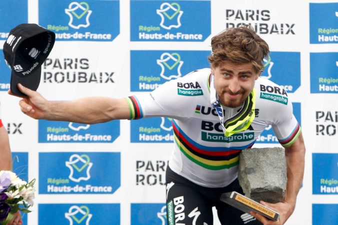 Peter Sagan le Magnifique alebo hrdina Pekla, ospevujú médiá jeho triumf na Paríž-Roubaix