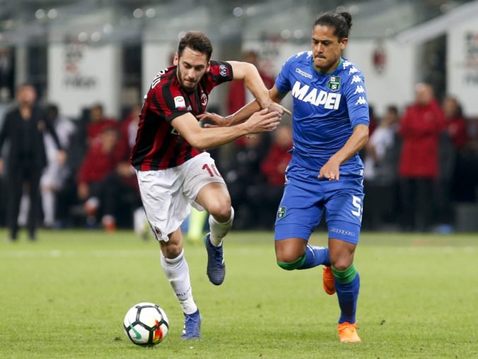 Hamšíkov Neapol v závere otočil zápas, Škriniarov Inter prehral v Turíne a AC Miláno ratoval bod