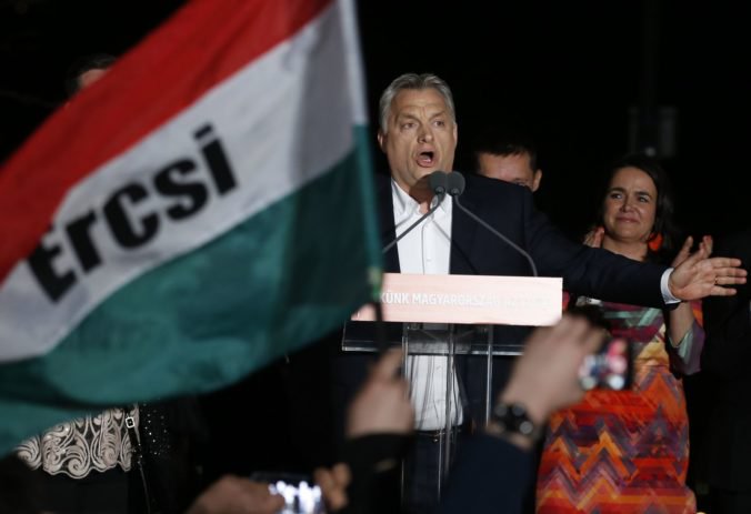 Strana Fidesz vyhrala parlamentné voľby, Orbán považuje triumf za príležitosť ochrániť Maďarsko