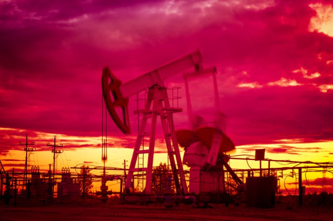Ľahká americká ropa si prilepšila o 2,2 percenta, zdražela aj ropa Brent