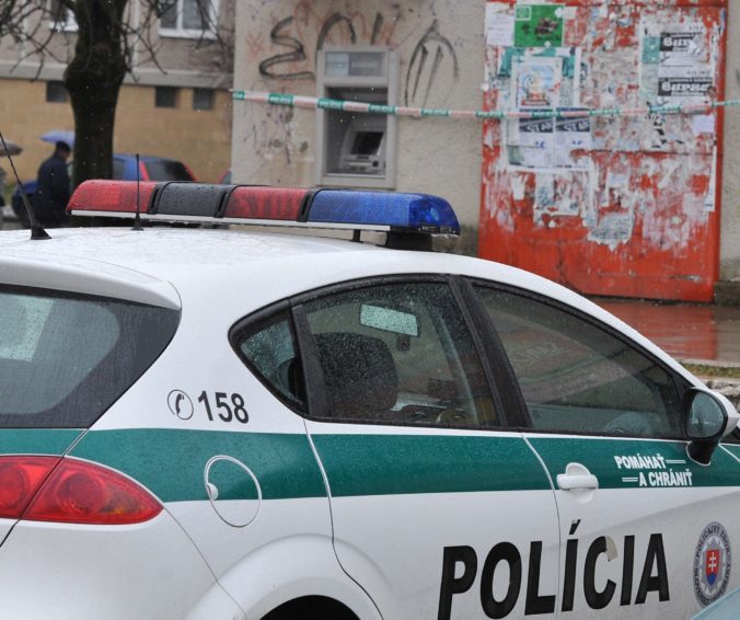 Policajti už poznajú páchateľa, ktorý nahlásil bombu v Slovenskej sporiteľni