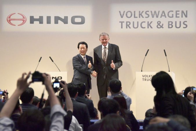 Volkswagen Truck & Bus a Hino Motors uzavreli partnerstvo v oblasti informačných technológií