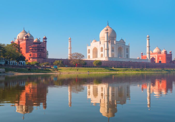 Silný vietor počas búrky v Indii zhodil dva minarety pri Tádž Mahale