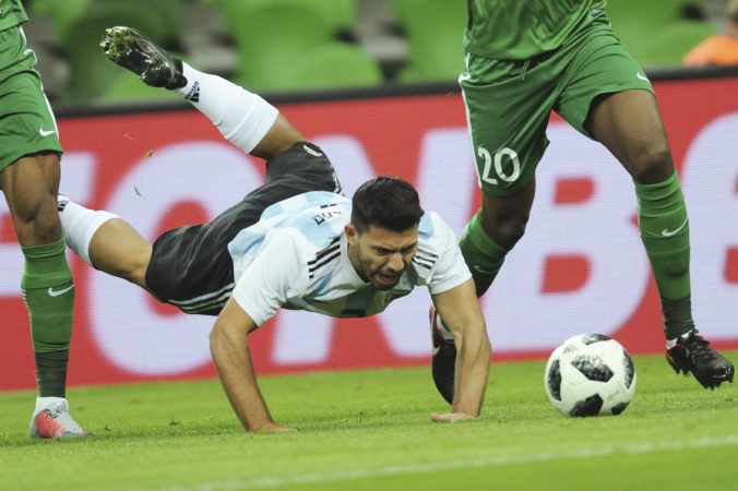 Sergio Agüero bude po zranení chýbať v sobotňajšom zápase Premier League