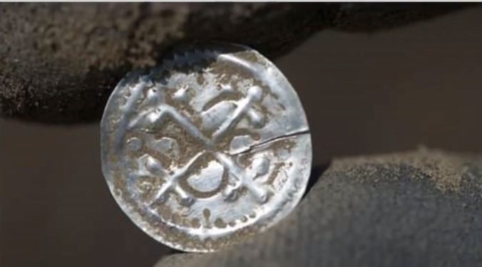 Video: Na ostrove Rügen našli archeológovia strieborný vikingský poklad starý tisíc rokov
