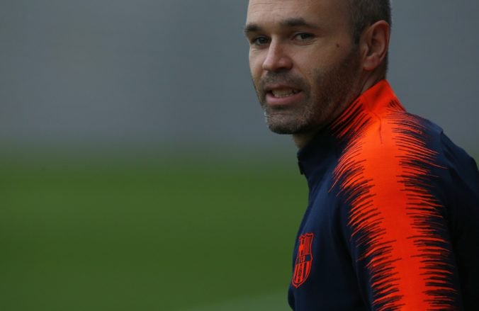 Stredopoliar FC Barcelona Iniesta pravdepodobne prestúpi do Číny, má tam vraj obchodovať s vínom