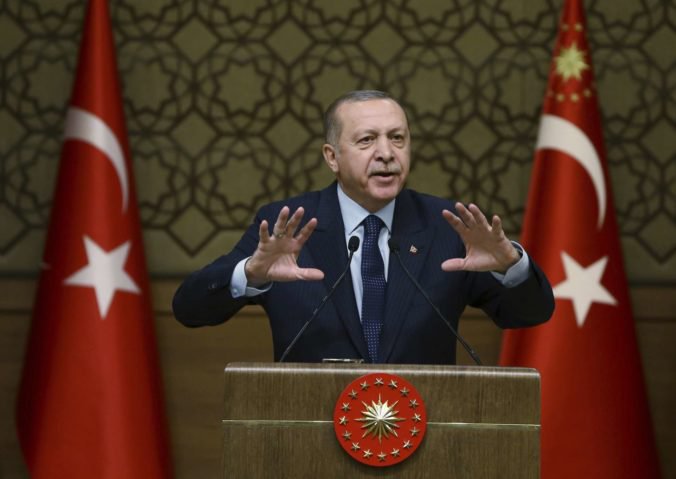 Erdogan ohlásil predčasné prezidentské a parlamentné voľby, začne platiť nový politický systém