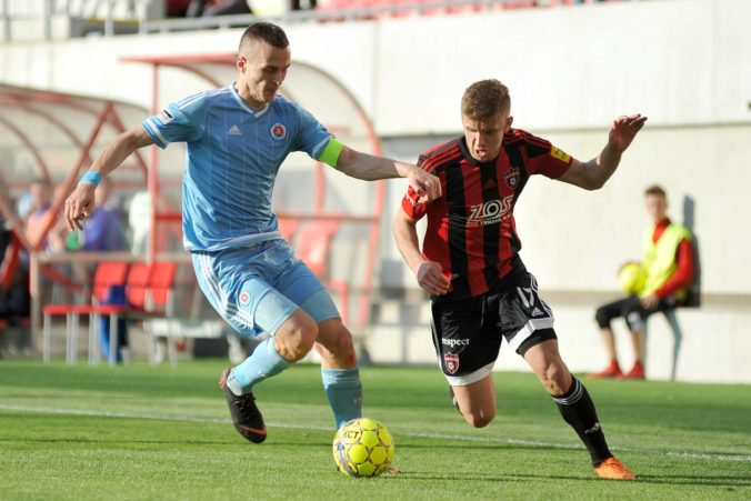 Vo finále Slovnaft Cupu sa stretnú Slovan a Ružomberok, rozhodli pokutové kopy a remíza