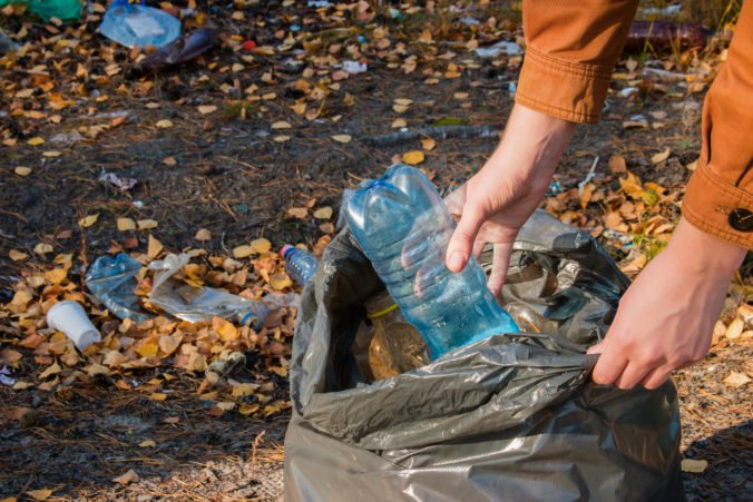 Tohtoročný Deň zeme vyzýva: obmedzte plasty