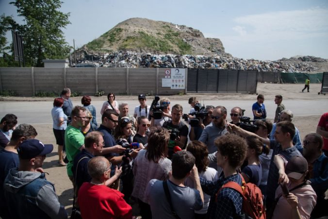 V Podunajských Biskupiciach sa ľudia postavili proti skládke odpadu, škodí vraj Žitnému ostrovu