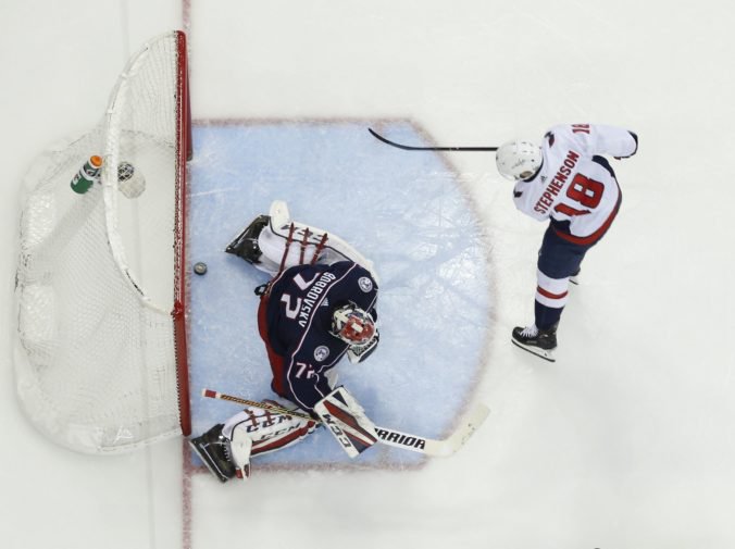 Video: Washington postúpil do 2. kola play-off NHL, Chárov Boston ešte nie