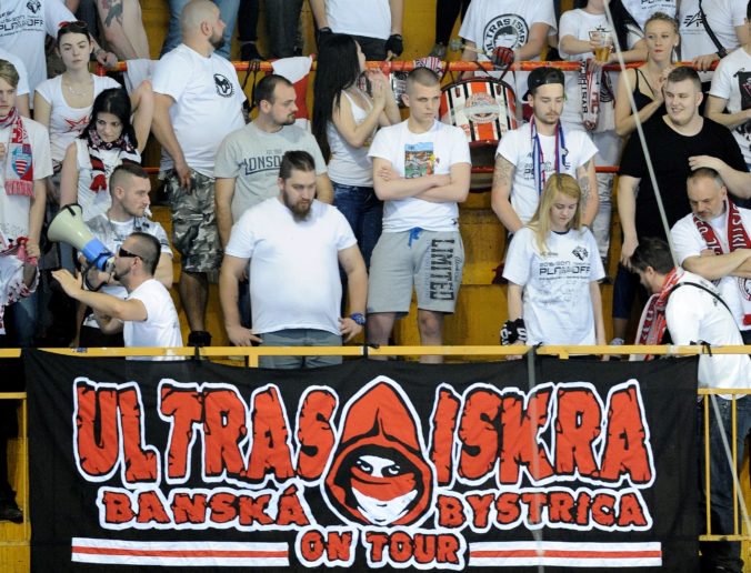 Vedenie HC 05 Banská Bystrica odsúdilo konanie skupiny fanúšikov a udelilo im doživotný trest