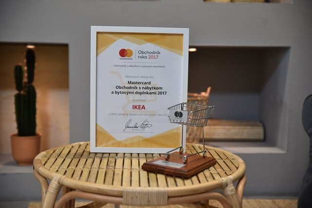 IKEA Bratislava získala ocenenie Mastercard Obchodník roka s nábytkom a bytovými doplnkami.