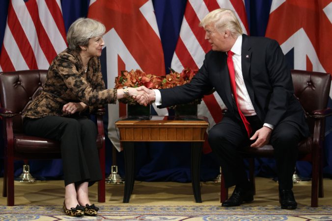 Prezident Trump navštívi Veľkú Britániu, v pláne má stretnutie s premiérkou Mayovou