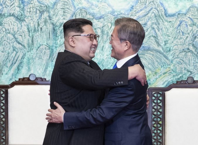 Foto: Lídri Severnej a Južnej Kórey chcú ukončiť vojnu, dohodli sa na denuklearizácii polostrova