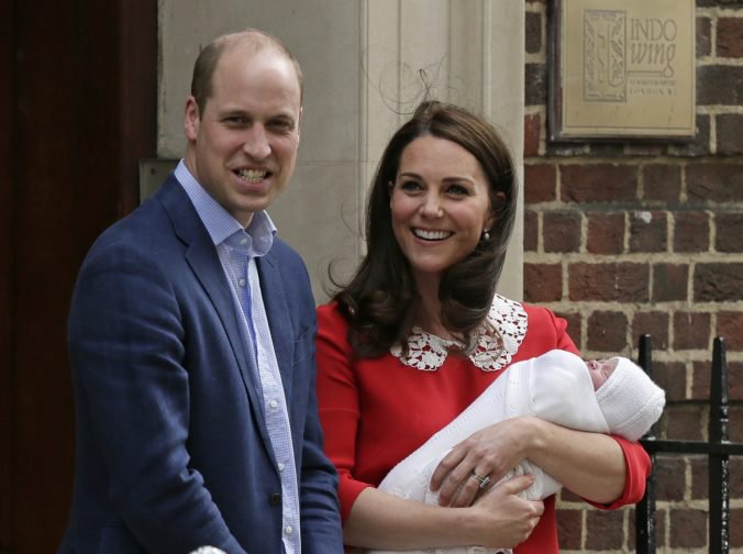 Zverejnili meno druhého syna princa Williama a jeho manželky Catherine
