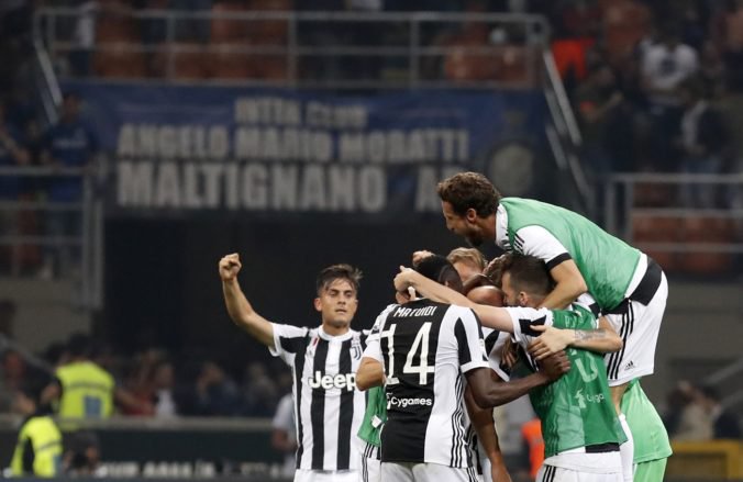 Juventus delia od ďalšieho „scudetta“ ešte tri zápasy, kouča Interu čakajú bezsenné noci