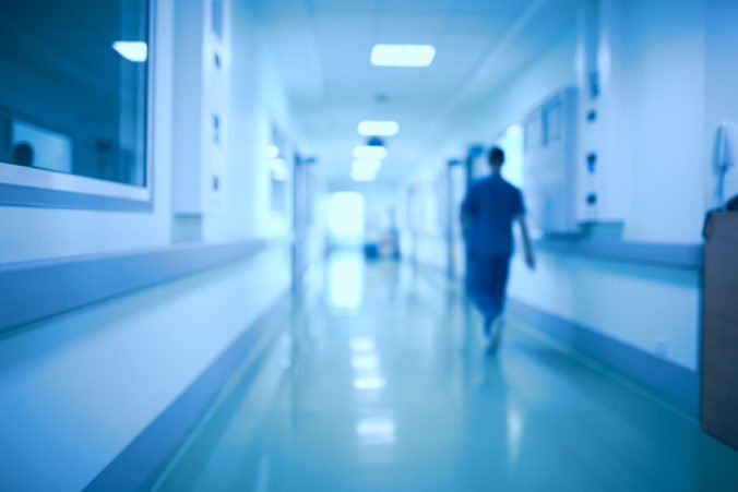 Slovenskí zdravotníci vykazujú nereálny výskyt nákaz z nemocnice, môže za to najmä ľudský faktor