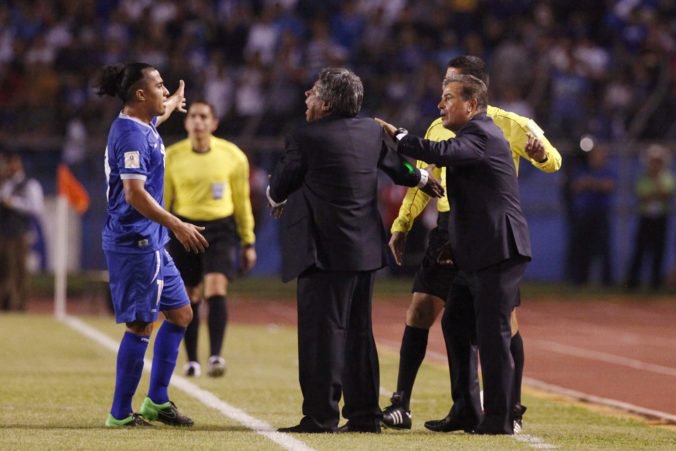 Bývalý tréner Salvádora Maradiaga dostal od FIFA dištanc za športovú korupciu