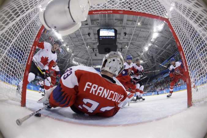 Brankár Pavel Francouz odchádza z KHL do NHL, upísal sa Coloradu Avalanche