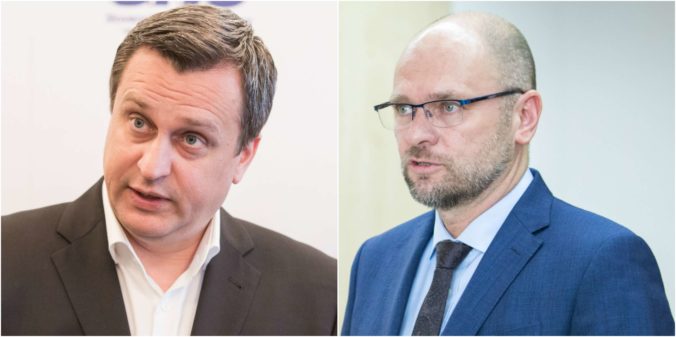 SNS má podľa Sulíka rýchlejší nástup v kauzách ako Smer-SD, Danko reagoval aj na únos Vietnamca SNS má podľa Sulíka rýchlejší nástup v kauzách ako Smer-SD, Danko reagoval aj na únos Vietnamca
