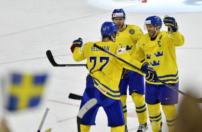 Švédsko triumfovalo na MS v hokeji 2018 proti Francúzsku, v tabuľke A-skupiny sú však za Ruskom