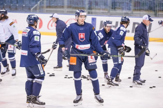 Slovenskí hokejisti mali dobrovoľný tréning, Petrovický ponúkol recept na zlepšenie presiloviek
