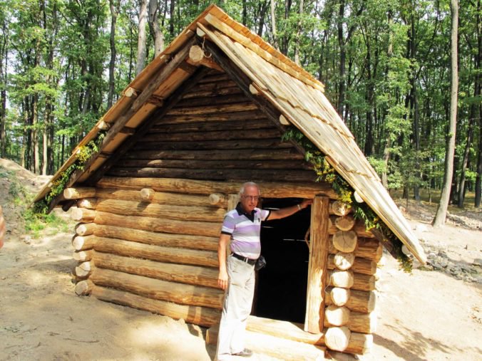 Archeológovia za Bojnou rekonštruujú slovanskú bránu, bude najväčšia v strednej Európe