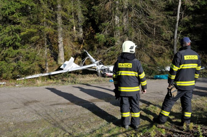 V obci Holíč spadol vetroň, ktorý pilotoval 21-ročný muž