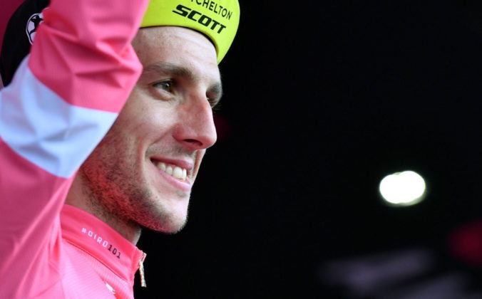 Carapaz ukoristil triumf v ôsmej etape Giro d´Italia, Froome spadol a lídrom poradia je Yates