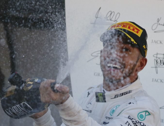 Veľká cena Španielska korisťou Hamiltona, prvé double Mercedesu v sezóne zavŕšil Bottas