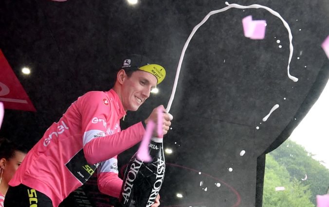 Video: Ružový Yates vyhral 9. etapu Giro d´Italia, najlepšie zvládol stúpanie na Gran Sasso