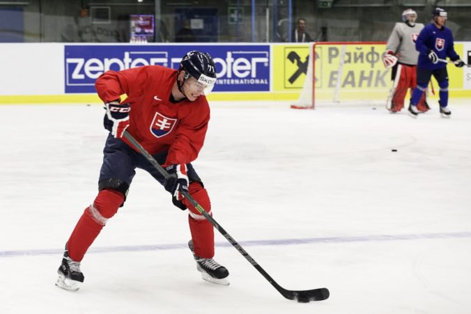 Slovenskí hokejisti na MS v hokeji 2018 vyzvú Rusov, obranca Ďaloga prezradil recept na úspech