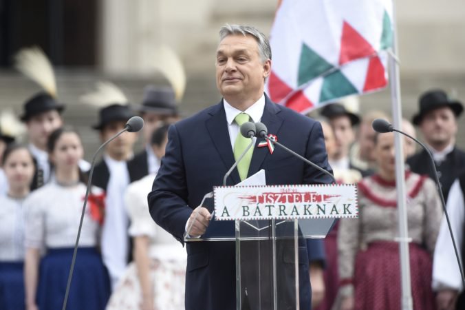Maďari nemajú srdce z kameňa, ukázal Orbán prívetivejšiu tvár v súvislosti s migrantmi