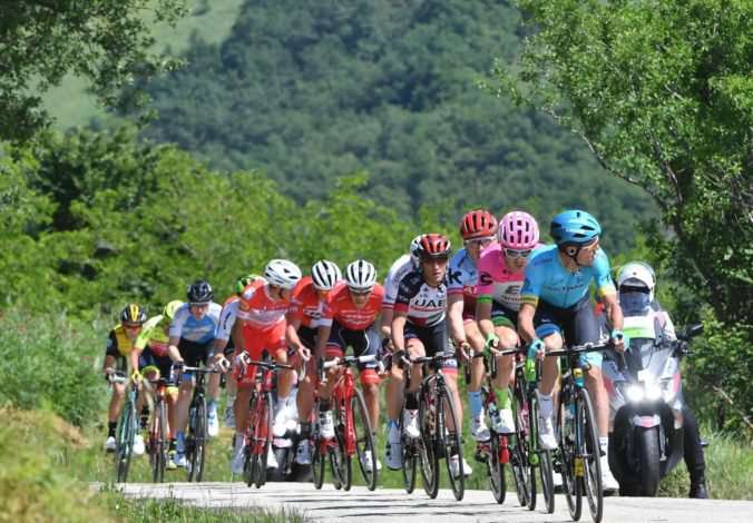 Video: Mohorič triumfoval v 10. etape Gira d´Italia, Yates si pohodlne udržal ružový dres